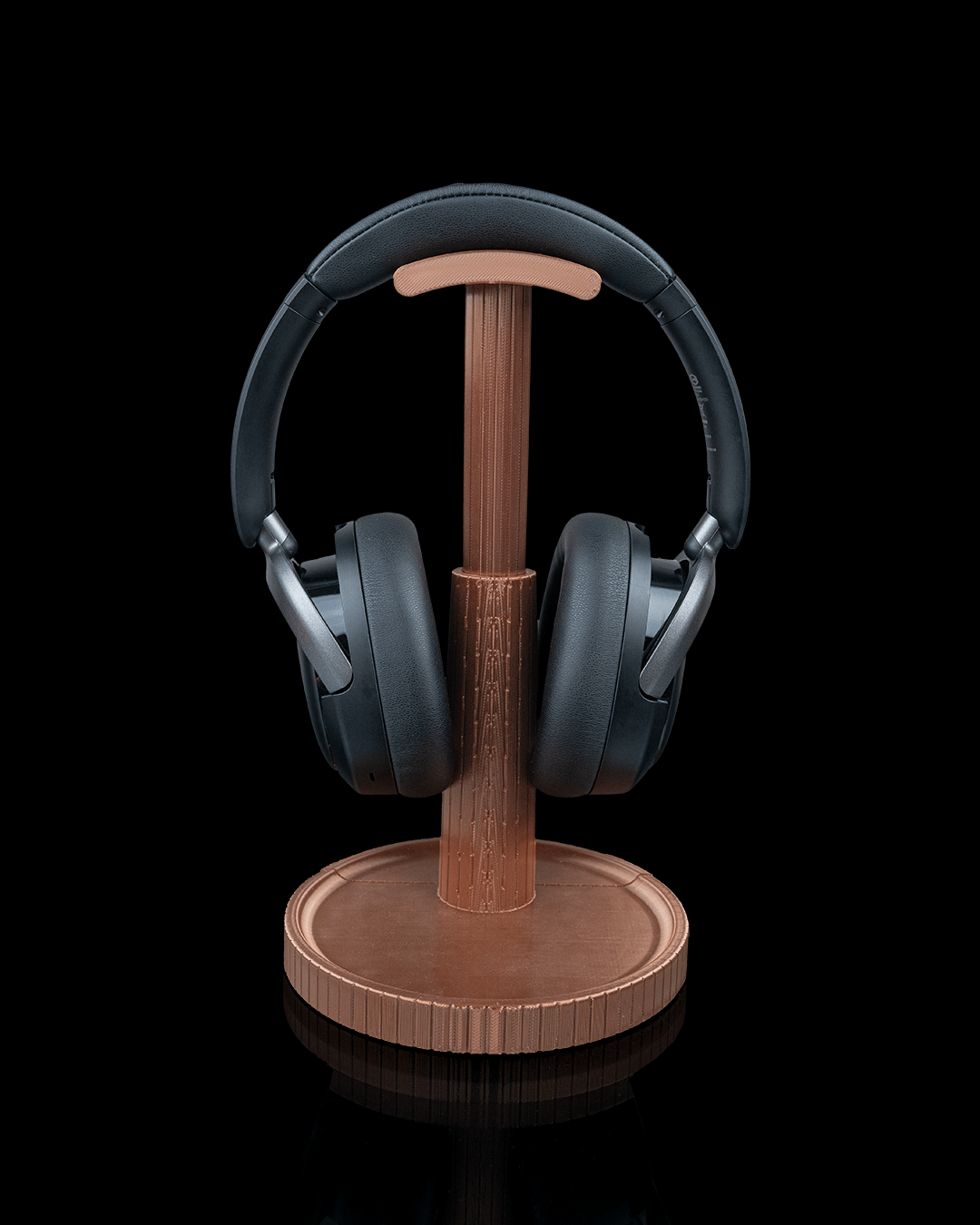 Clean — a minimalist 3D-printed headphone stand — three-quarter angle