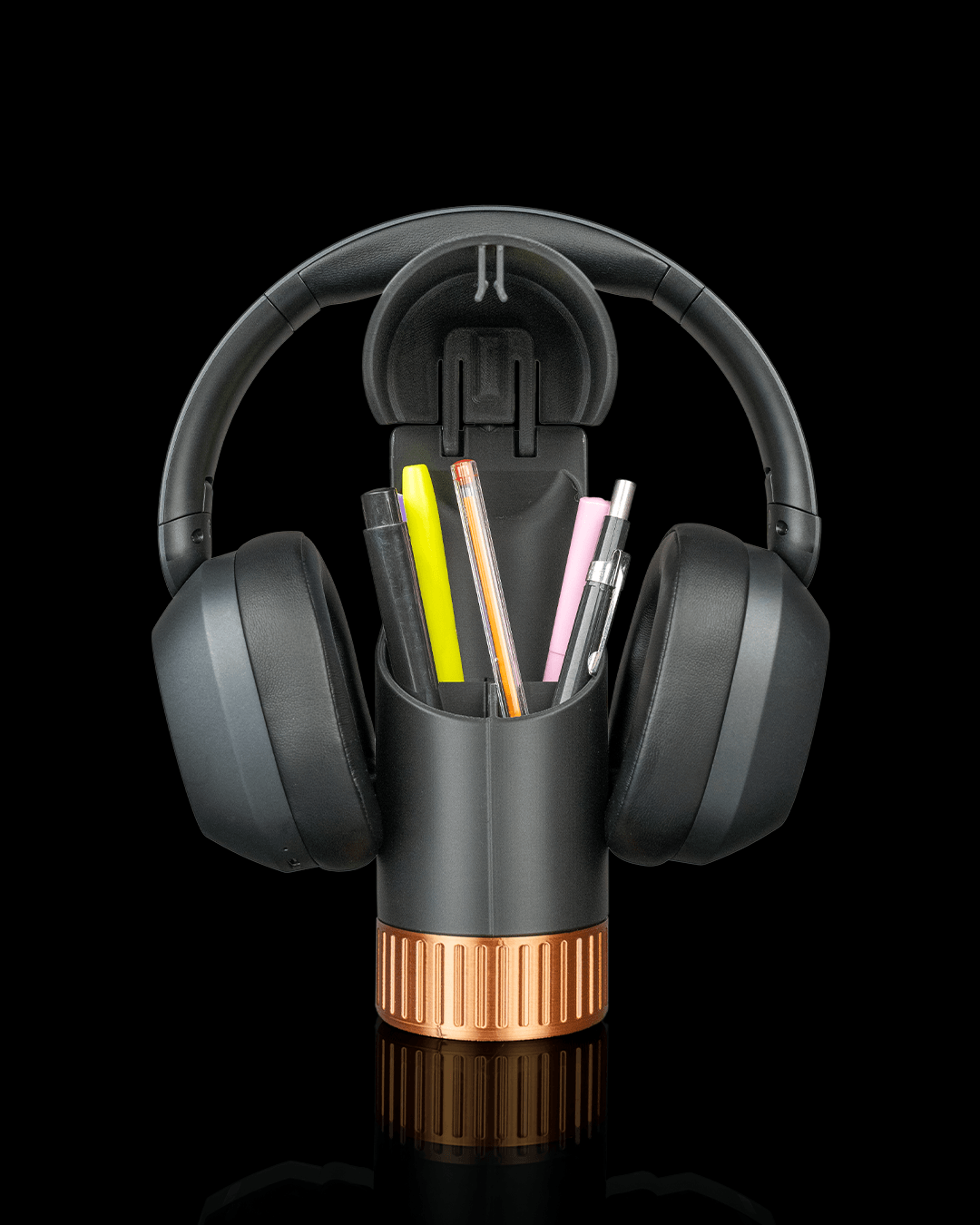 Curve Caddy — a 3D-printed headphone holder with desk catch-all — front view
