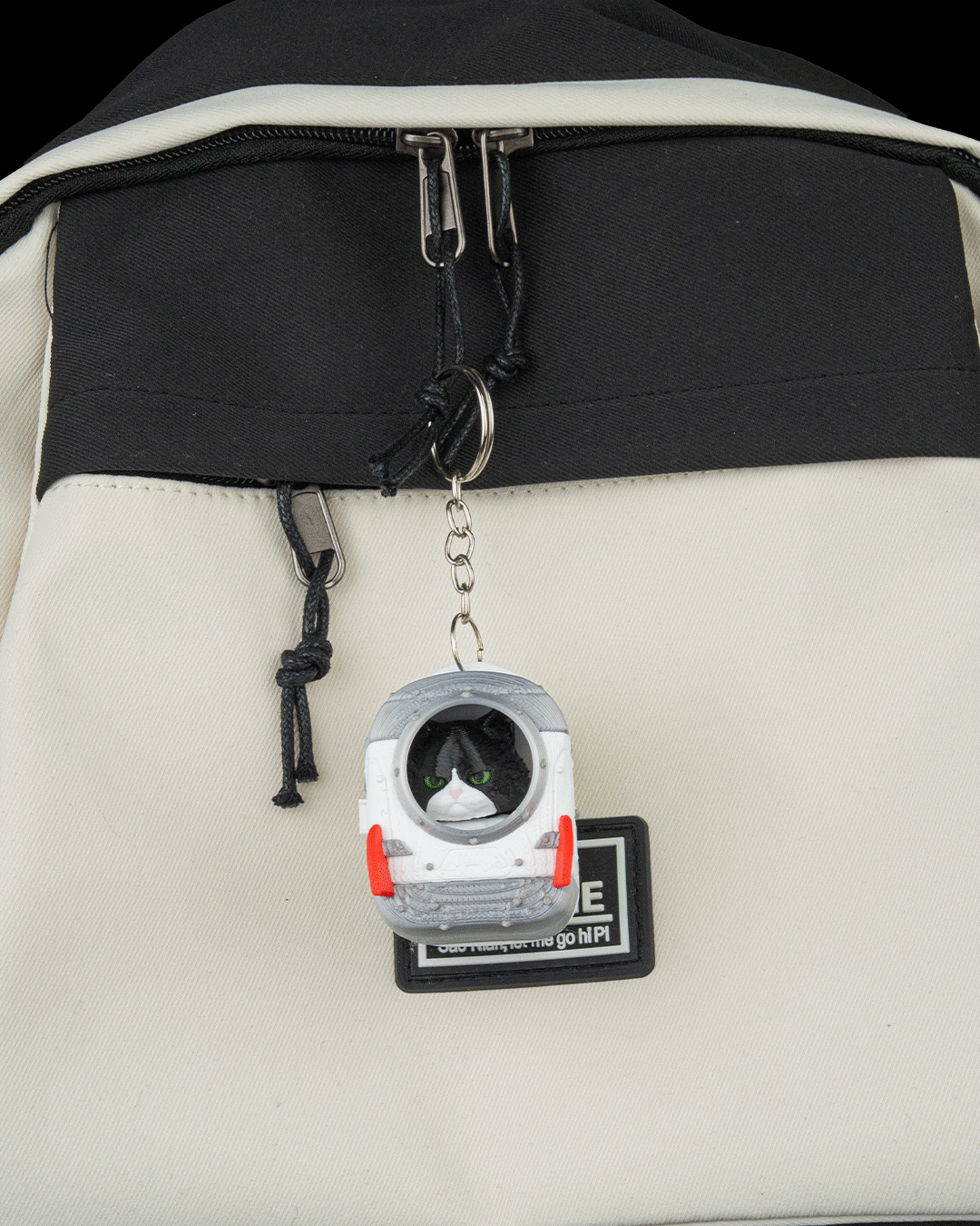 Launch Pack: Maine Coon Cat Carrier Keyring Charm