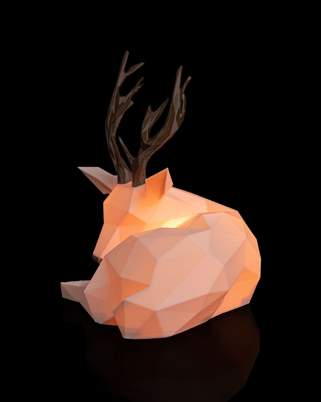 Lowpoly Reindeer Table Lamp — photo 3