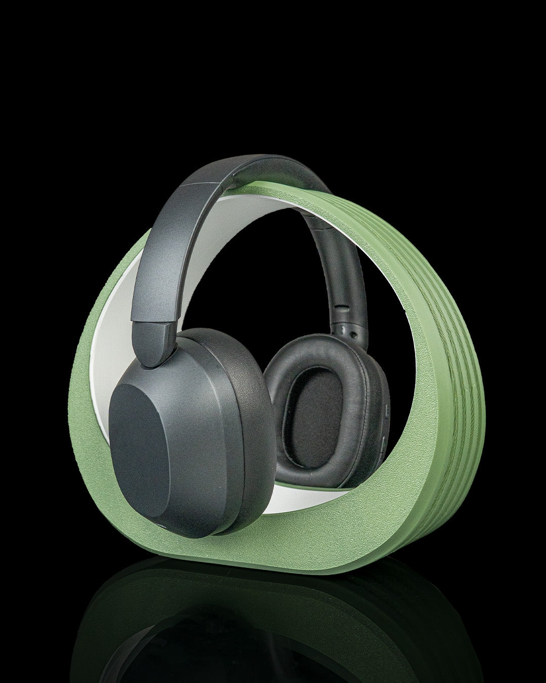 Ring Dock — a 3D-printed circular headphone holder — shown on a desk