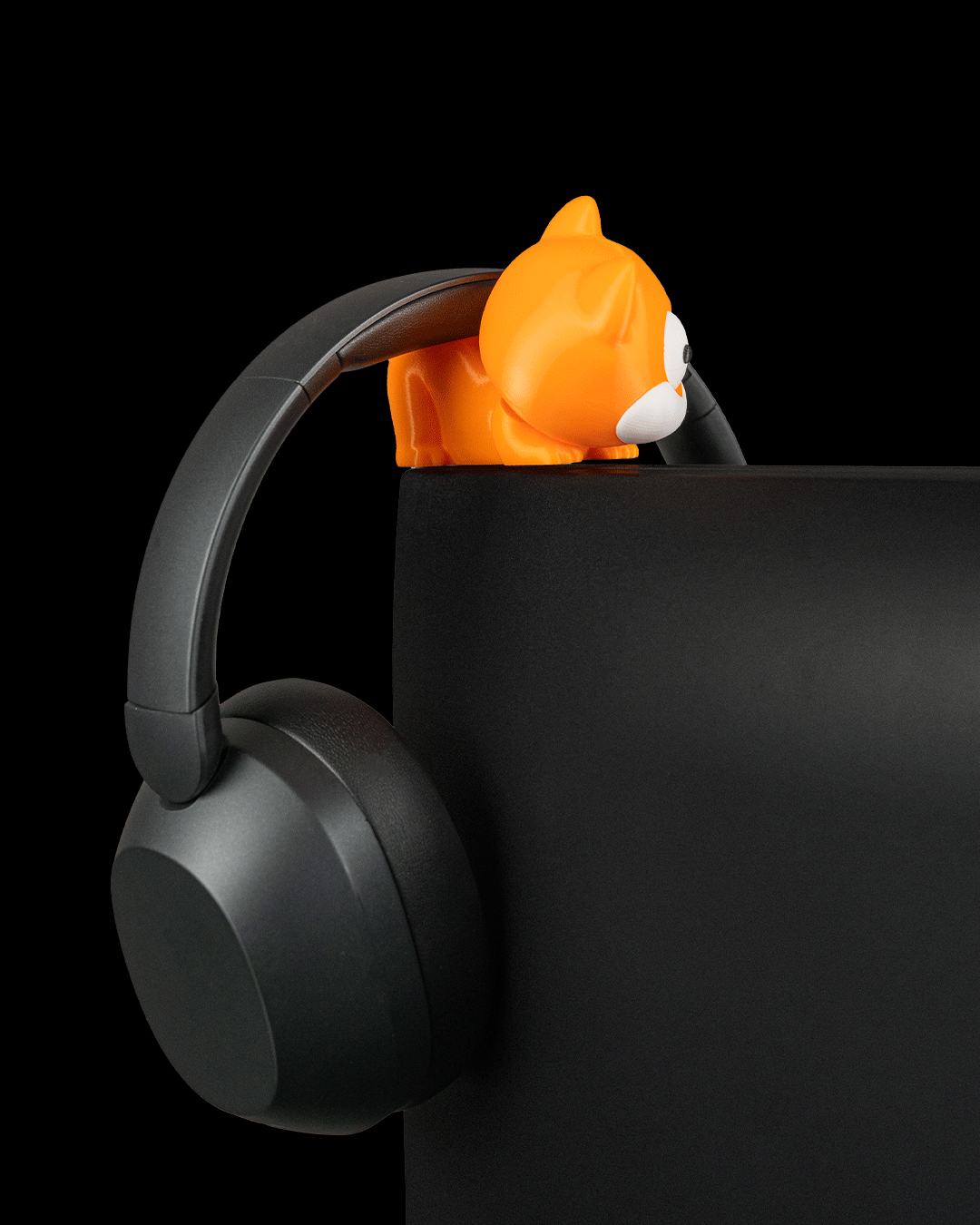 Loyal Squire — a 3D-printed fox headphone perch — shown on a desk