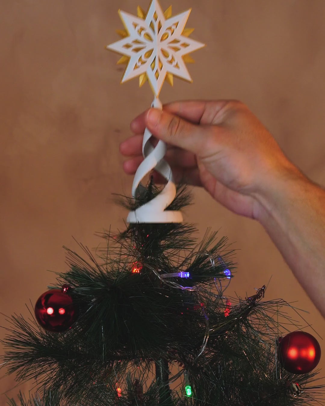 Guiding Star Tree Topper — video